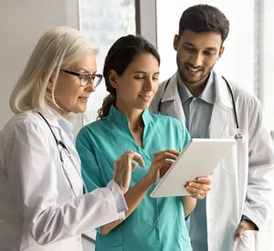 healthcare-ai-agent-doctors-using-tablet